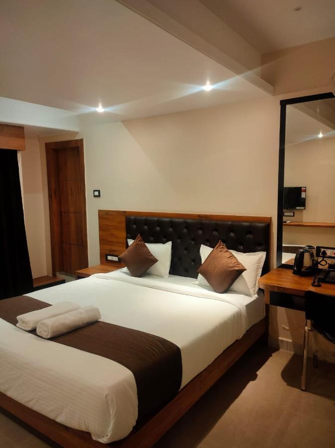 Aditya Inn Guwahati Exterior foto