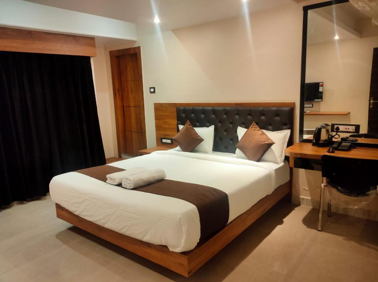 Aditya Inn Guwahati Exterior foto