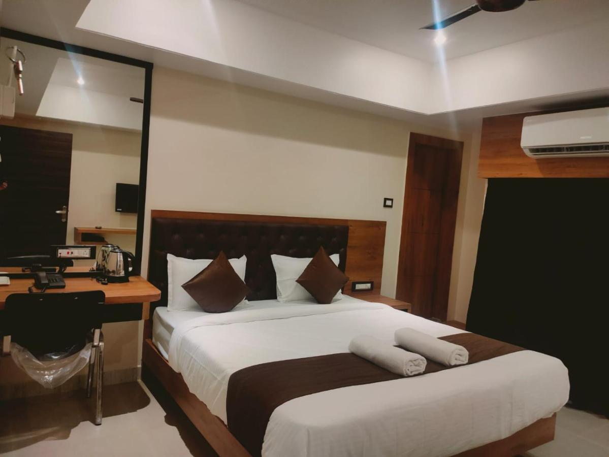 Aditya Inn Guwahati Exterior foto